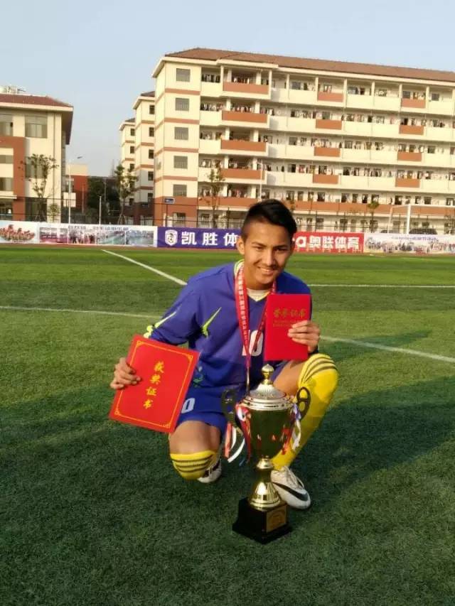 我市在2016年江苏省第三届职业学校足球锦标赛夺冠 .jpg