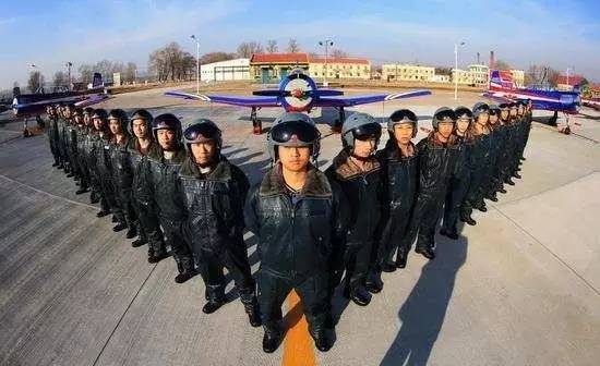 苏州的初三同学们，空军喊你去当飞行员了2.jpg