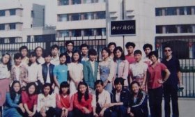 老照片看看八十年代北广的女大学生啥样