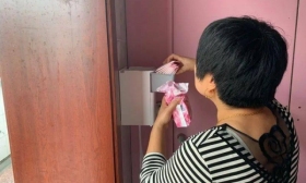 浙江一乡村小学女厕放卫生巾，校长：“只是想让孩子们方便一点”