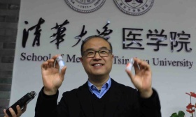 与病毒“赛跑”，清华教授揭秘中国首个抗新冠病毒特效药研发幕后