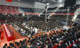 江苏第二师范学院举行2022年本科生毕业典礼，毕业生以“鼎”献礼母校70华诞