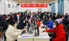 中国传媒大学2023年艺考初试线上举行，近5万名考生参加考试