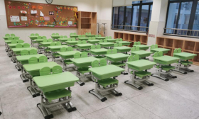 江苏南京：换桌椅、改照明 呵护学生体质健康