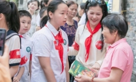香江花城小学组织学生开展阅读推广活动
