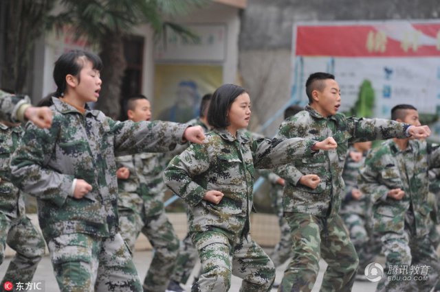 中学办“变形计” 学生捡破烂露宿街头