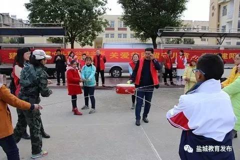 建湖縣中小學生綜合實踐基地開展“走進建陽，關愛留守兒童”公益活動 二.jpg