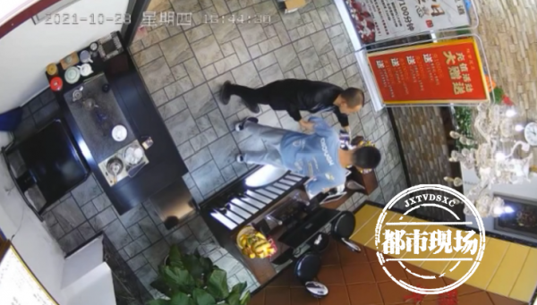 南昌：頻繁進入足療店，2初中生惹怒老板：“警告了好幾次”