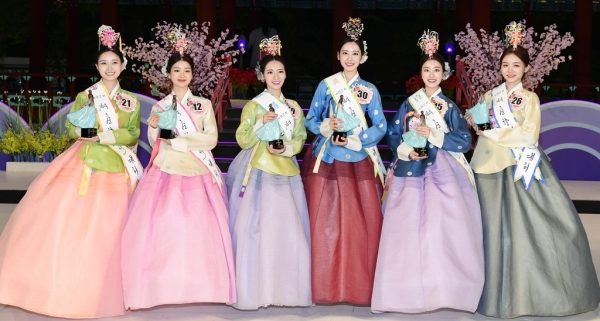 韓國23歲女大學生奪得“傳統美人”冠軍 獲獎5萬人民幣
