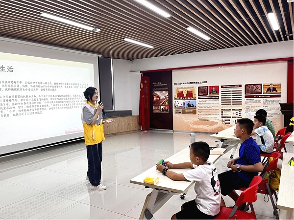 廣州城市理工學(xué)院“播種夢想實踐團”走進深圳羅湖