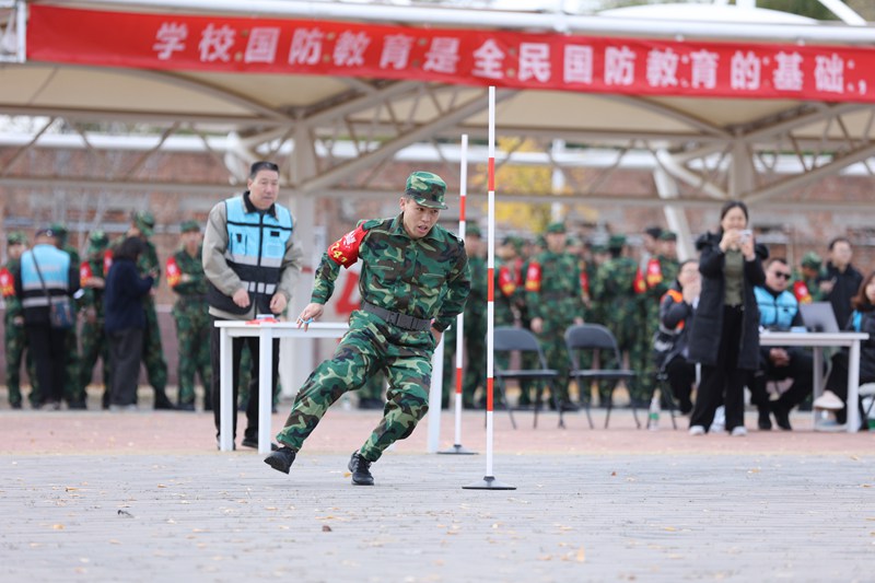 北京市学生国防素养大赛举行。北京市教委供图