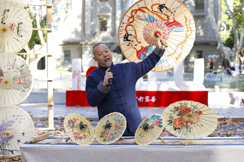 东南大学举办“梧桐文化节”。杭添 摄