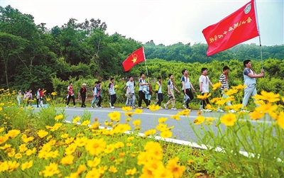 代表委員熱議加強和改進新時代學校思想政治教育