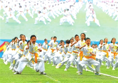 让学生欢快动起来尽情笑起来——代表委员热议如何促进青少年身心健康发展