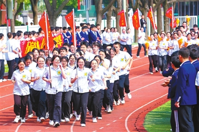 为梦想奔跑 为高考加油