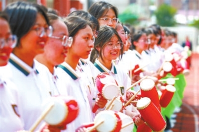 为梦想奔跑 为高考加油