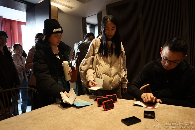 1762935607355235.jpg jinyu120251110221152768521.jpg