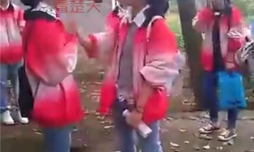 初中女生被多名同學群扇耳光 只因多看了對方幾眼