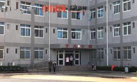 山东女生裸坠死亡 校方要求家属向学校道歉