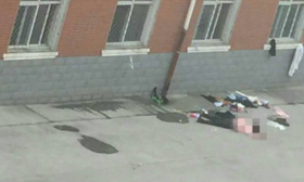 女大学生晒衣时坠亡