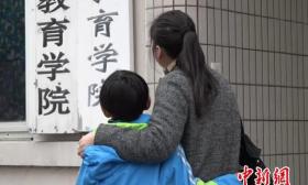 南京八龄童备战“考大学”曾在美国裸跑受争议