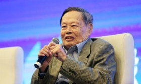 杨振宁:父亲直到临终都没原谅我曾放弃中国国籍
