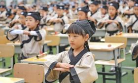 多地研究小学入学年龄截止日方案，河北等地曾放宽