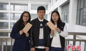 男女比1:34，他给全班女生写“情书”