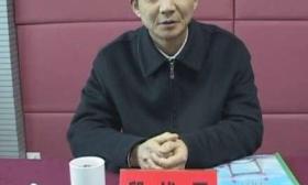 退休官员勾搭女大学生言语露骨 接受采访称头晕