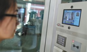北京高校宿舍首次使用刷脸系统 陌生人进入将报警