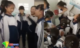 中学女生遭多名同学轮番掌掴 校方责任人被处理