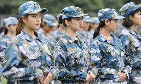 【组图】南艺新生军训，随处可见高颜值女生