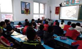新河县新河镇中学组织学生观看防火灾警示片活动
