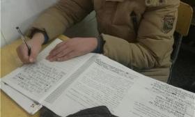 初中生带条鱼上期末考场 知道真相后大家都笑了