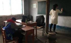 最孤单小学仅剩1个学生 老师设14个闹钟做下课铃