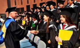 澳拖延中国留学生签证 新华社：抵制心态没好处