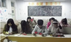女性考生考试需剪袖子以防作弊 印度学校惹众怒