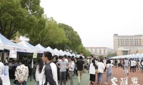 专科毕业生1人选6个工作，全国200多家企业来该校揽“技术真才” 