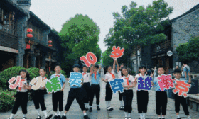 5人200元，这些小学生要在南京完成一个任务
