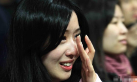 女生学渣,高考后觉得考不上,北上打工路上查看分数愣住了