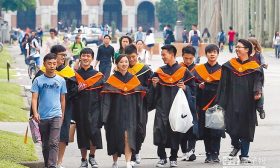 台大教授语出惊人：孩子，18岁不一定要念大学