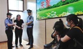 女大学生为还校园贷盗养母7万 气得养母要解除关系