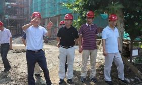 局长刘元良视察三中改扩建工程