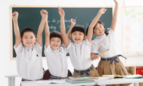中小学现“有偿互助”，讲一次题收费5块，代买饭收费3块