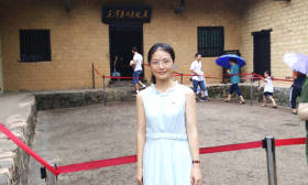 女教师患股骨头坏死仍站着上课十年