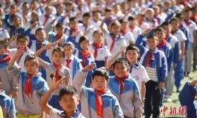幼儿园小男孩亲了一口小女孩 两位妈妈吵起来了…
