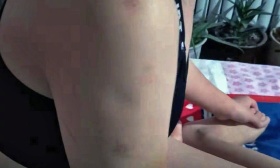 女生被3闺蜜骗至宾馆欺辱两天：拍裸照刮眉毛烫烟头