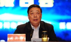 这场近千人参加的专题报告会，围绕的是这个主题…