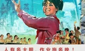扔书、锤头、撞墙…邻居怀疑家教老师暴打孩子，警察调查发现：亲妈！ 