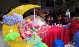 南京眼、琉璃塔、长江大桥 ...这群孩子8 小时还原了金陵城！